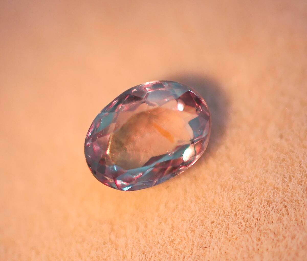 【100円～】 天然アレキサンドライト ルース　0.339ct　鑑別カード付き