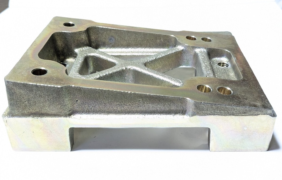 新品未使用 非常に綺麗なLZ マグネシウムエンジンマウント ROTAX MAXとIAME穴