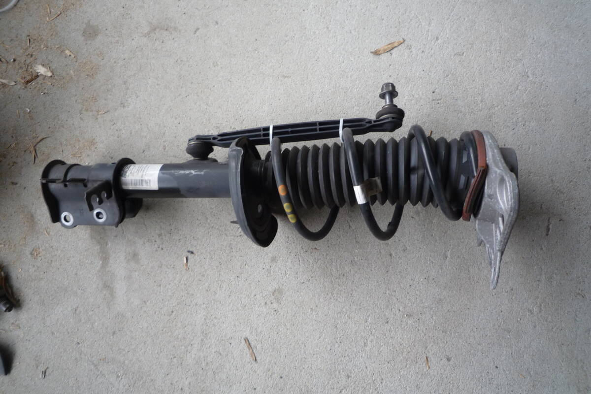 (レネゲード) 左 リア ストラット (BU14) _画像1