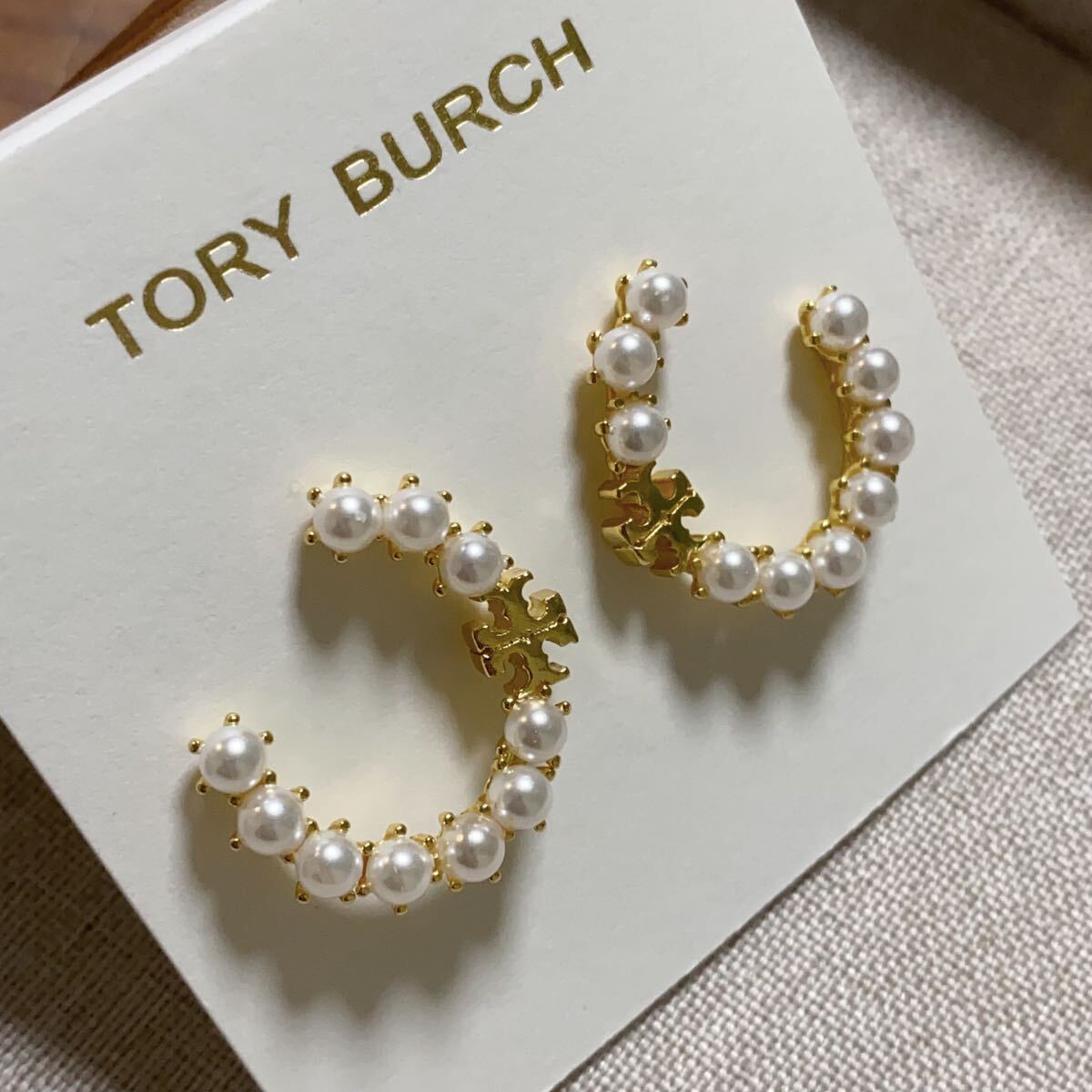 TB0041-01 新品未使用　Tory Burch トリーバーチ　ロゴ　ピアス　パール　ピアス