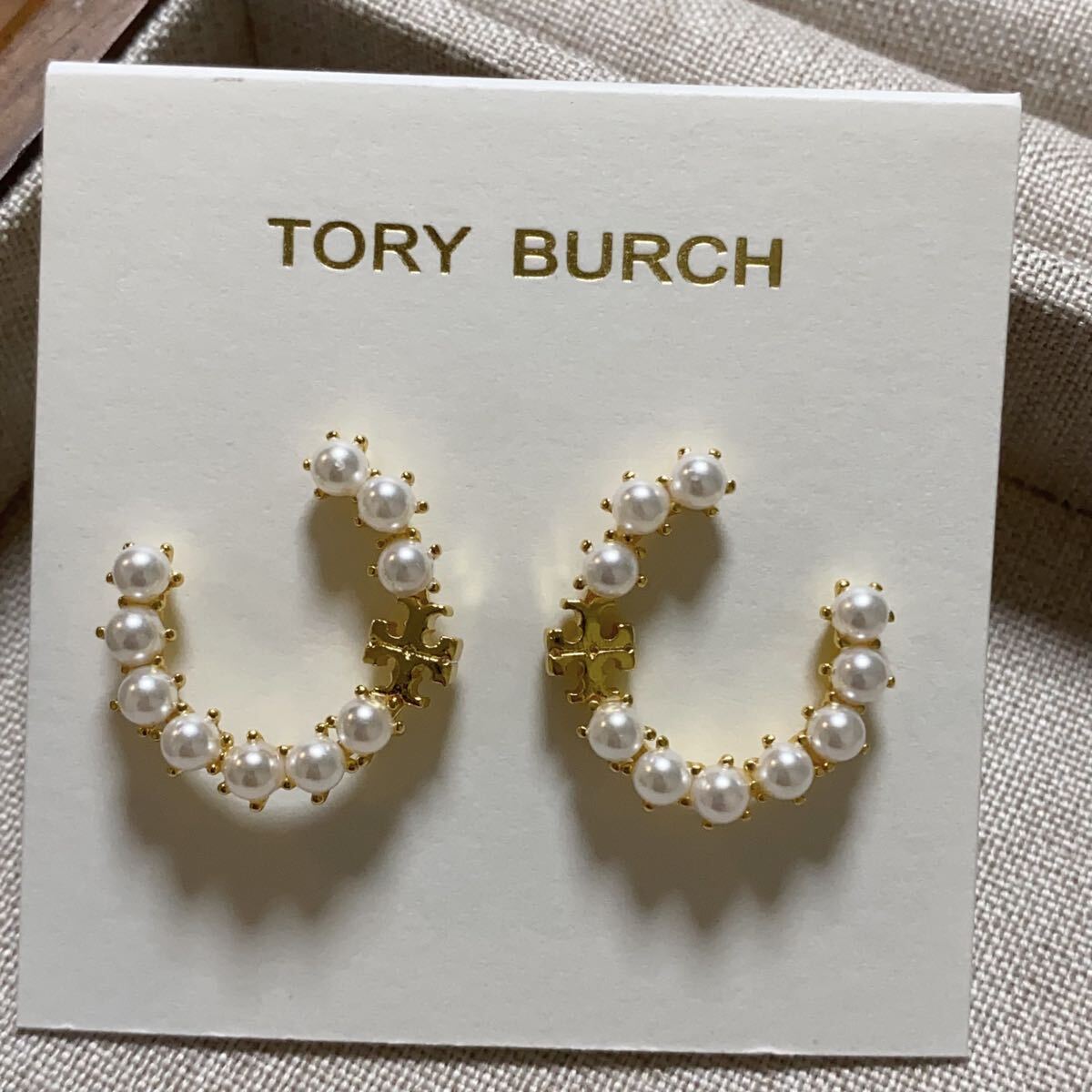 TB0041-01 新品未使用　Tory Burch トリーバーチ　ロゴ　ピアス　パール　ピアス