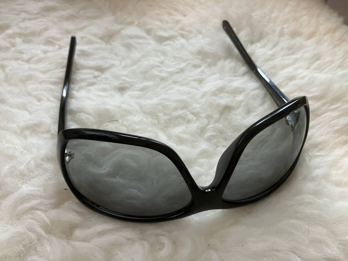 PRADA プラダ サングラス SPR201 ロゴ 黒 シルバー 大人気