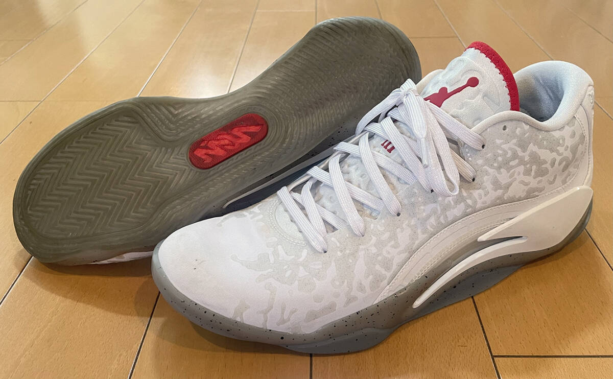 JUMPMAN TWO TREY "LEGEND BLUE" DO1925-104 (ホワイト/ユニバーシティブルー/ブラック)