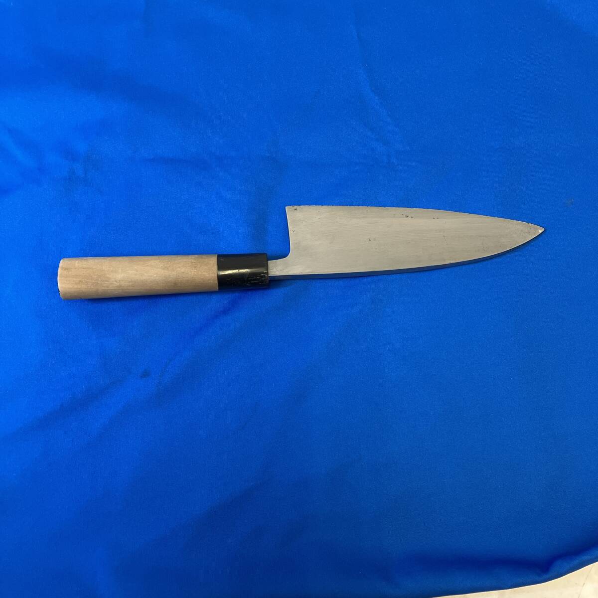 値下げ【送料無(wú)料】 プロ用出刃包丁 木屋 刃渡り200ｍｍ 片刃 和包丁 廚房 業(yè)務(wù)用 和食 A0502-1