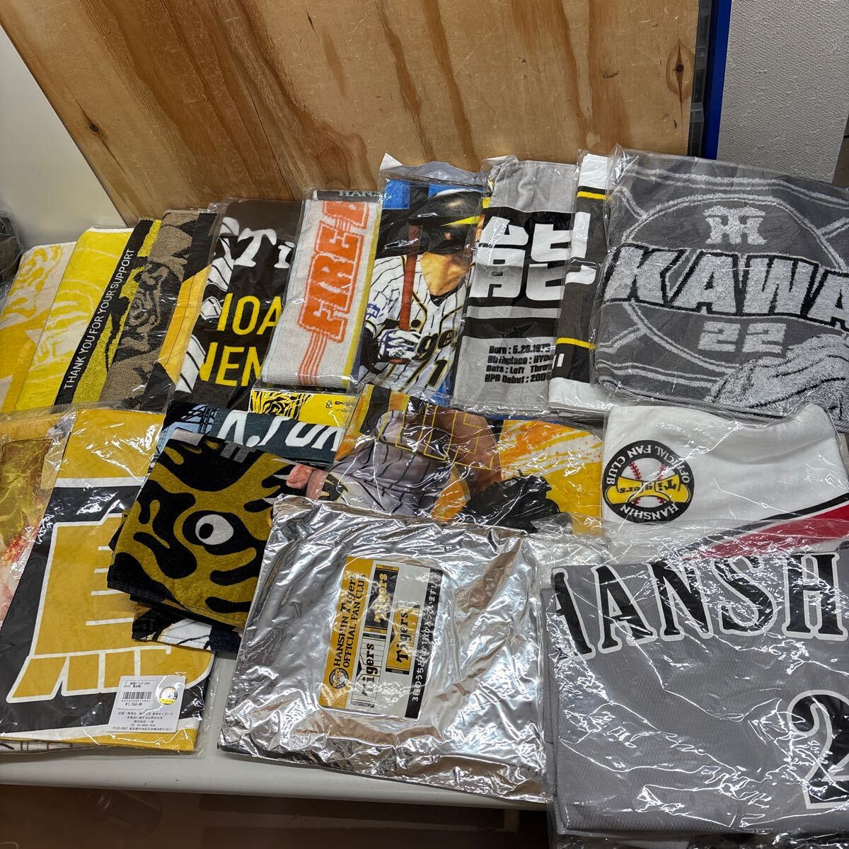 ④ 坂神タイガース タオル グッズ等まとめて 現(xiàn)狀品 140サイズ分