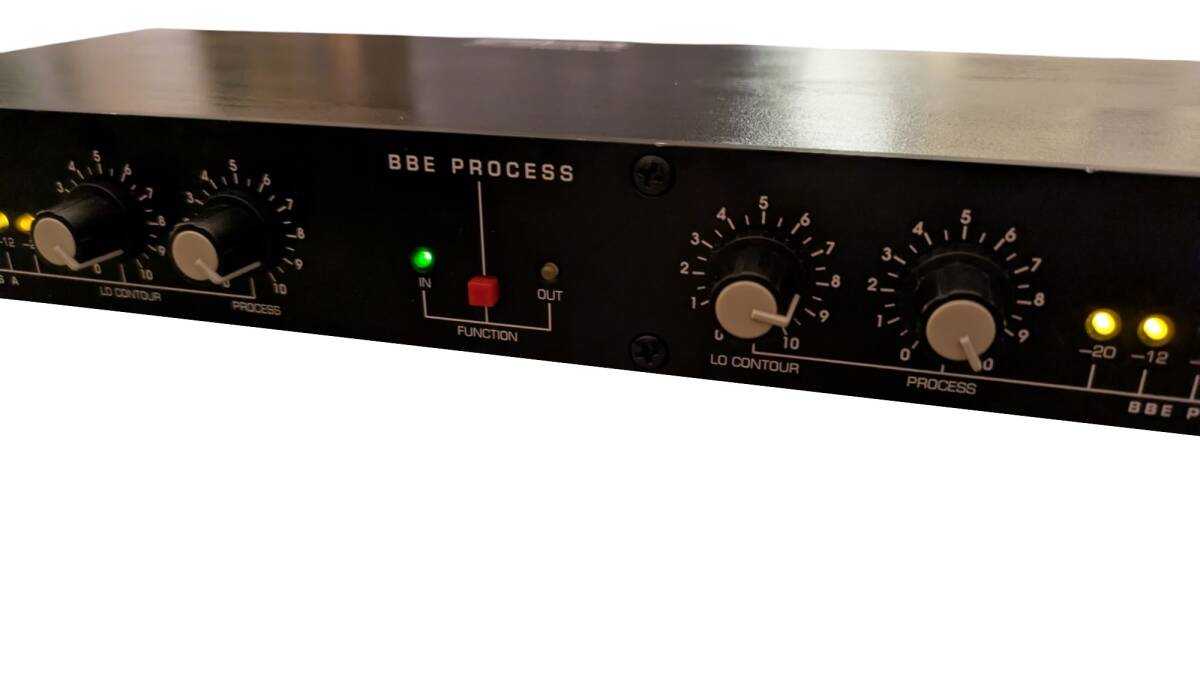 送料本文 BBE 2ch 対応 エフェクター RCA フォン 両入出力 1U ラック マウント SONIC MAXIMIZER ソニック マキシマイザー 管理0905