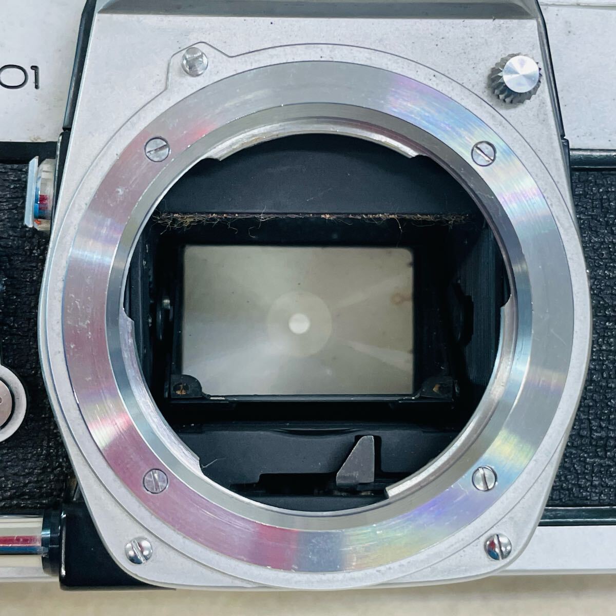 F2600/ MINOLTA SR-T 101 пленочный фотоаппарат утиль 