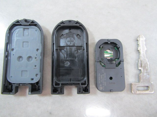 ◎[98A:C4] 美品 トヨタ M900A タンク 4ボタン スマートキー キーレス [007AC0154]【送料 全國(guó)一律 430円】