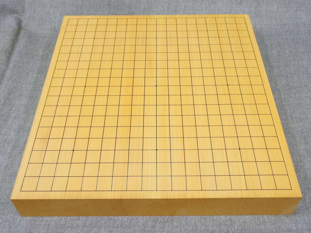ほぼ未使用品 碁盤 本榧製 19路碁盤 厚み約5.9cm 重さ約5kg 高級