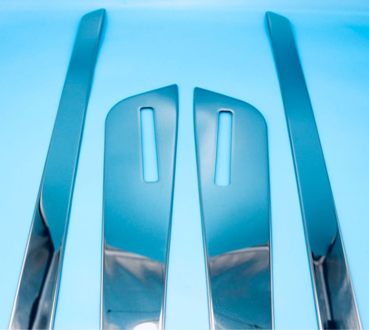 レクサス LEXUS CT200h 前期 サイドガーニッシュ【E68b】 レクサス LEXUS CT200h 前期 サイドガーニッシュ【E68b】の通販