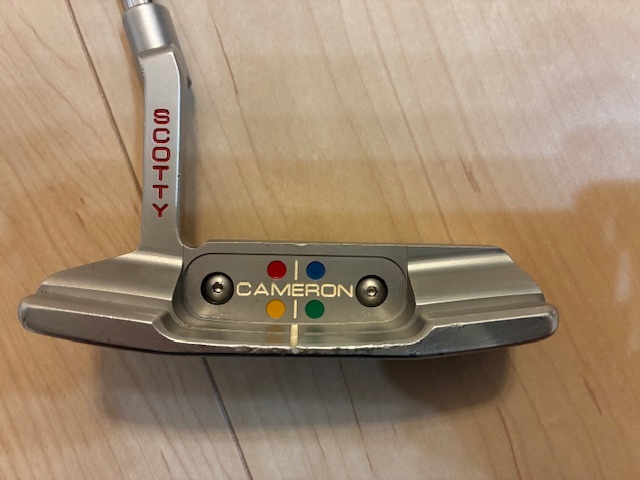 タイトリスト　スコッティキャメロン　スタジオスタイル　ニューポート２　33インチ　グリーンフォーク2個【中古】