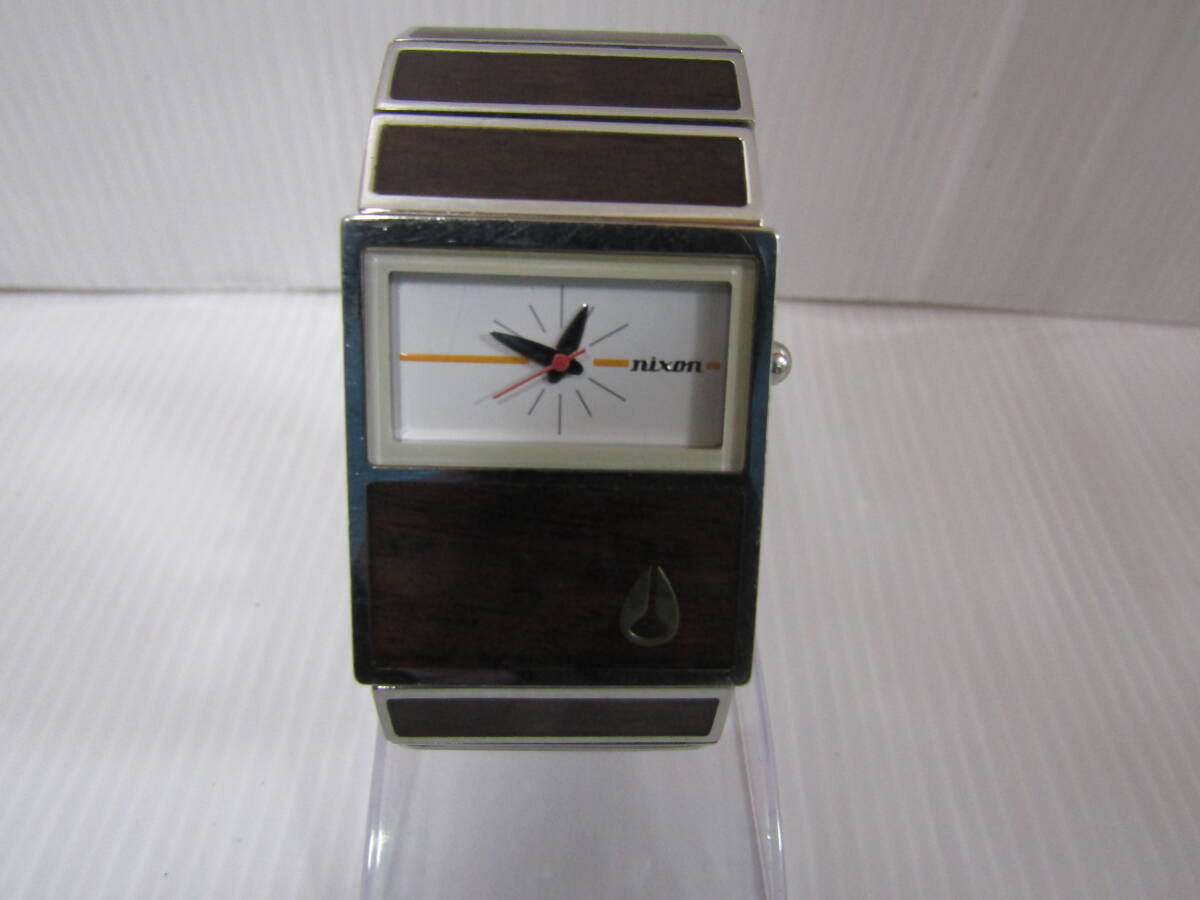T0322 NIXON/ Nixon наручные часы квадратное кварц QZ