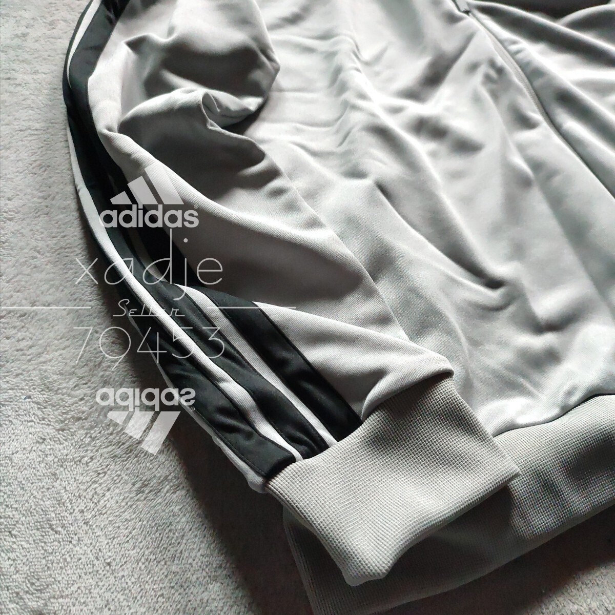 新品 正規(guī)品 adidas アディダス 上下セット セットアップ ジャージ 黒 ブラック 灰 グレー 三本ライン入り ロゴ刺繍 定価10450円 XL