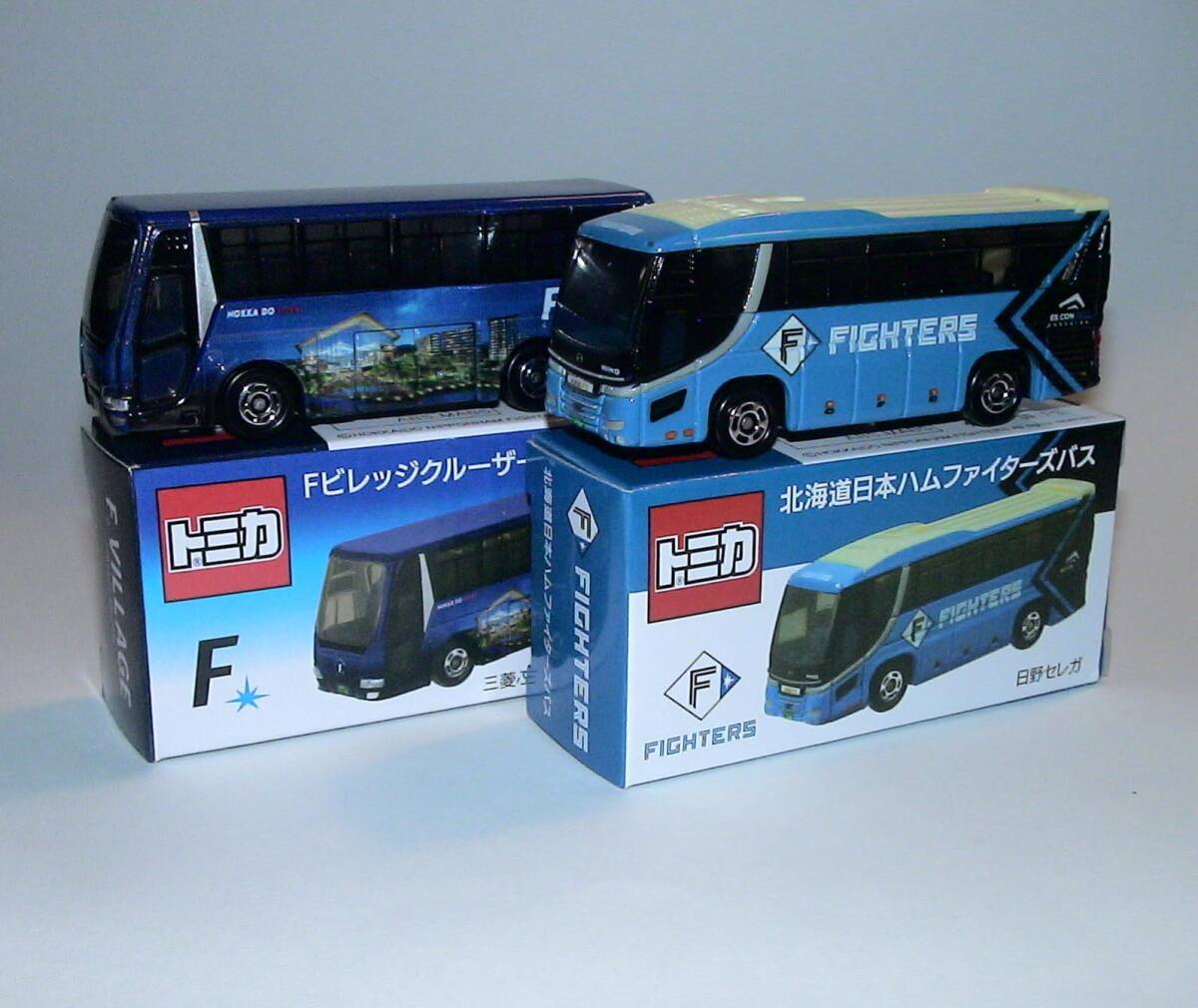 新品 北海道日本ハムファイターズバス 日野セレガ　＋　 Ｆビレッジクルーザー 三菱ふそうエアロスター _画像2