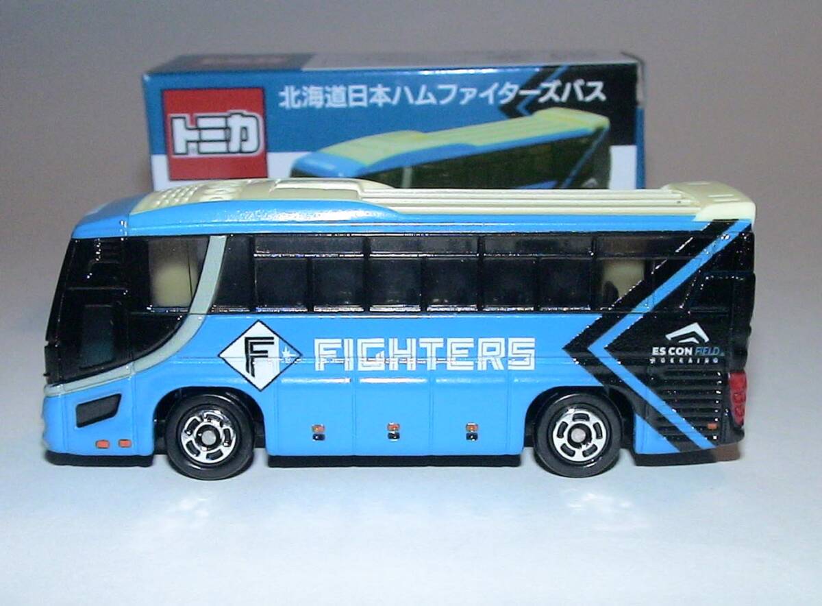 新品 北海道日本ハムファイターズバス 日野セレガ　＋　 Ｆビレッジクルーザー 三菱ふそうエアロスター _画像4