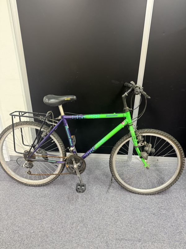 25靜/C010096-1/TY0/051-2/【靜岡から家財便また引取り】自転車ジャンク品　パーツ取り　部品取りとして　ブリヂストン 26インチ