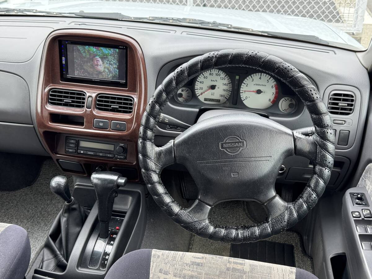 美車 ダットサントラックWキャブAX-LTD 4WD 車検令和7年12月 ガソリン オートマ サンルーフ ステップバンパー　程度良好　売り切り出品