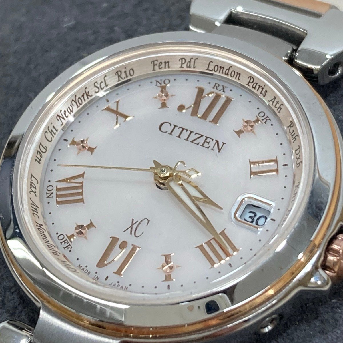 送料185円 CITIZEN シチズン H246-T019081 XC クロスシー レディース 腕時計 電波ソーラー エコドライブ デイト 稼働品[F4372]