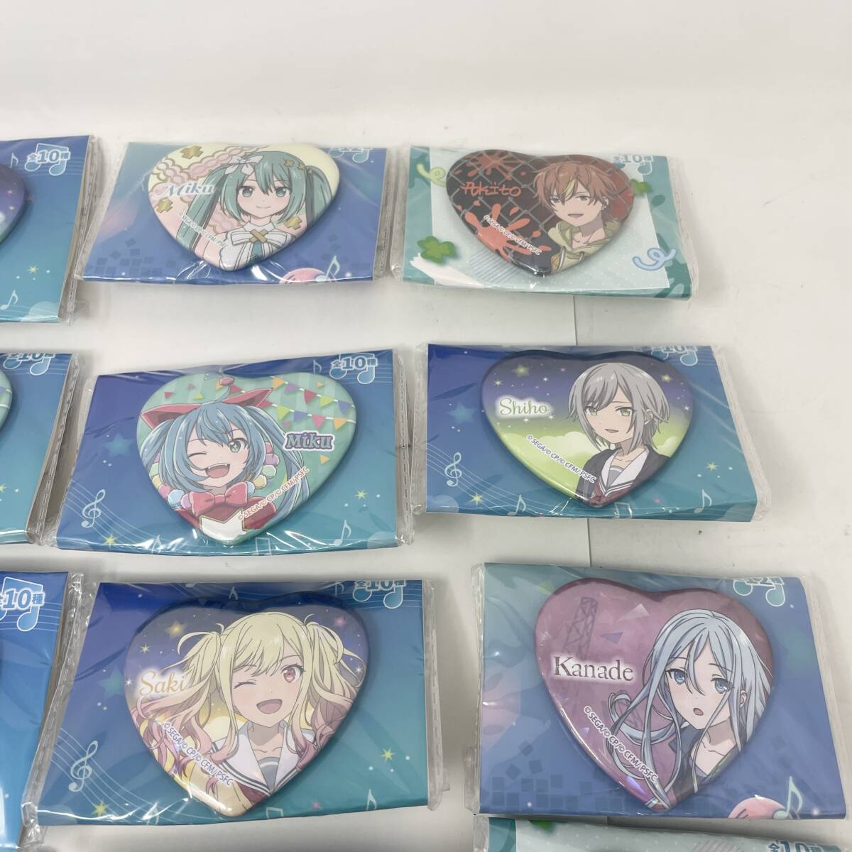 未使用　SEGA 劇場(chǎng)版　プロジェクトセカイ　壊れたセカイと歌えないミク　缶バッジ　まとめ　24個(gè)　60　