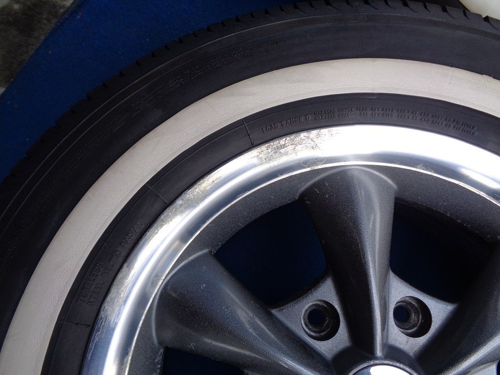 【送料込み】★ 希少 ★ THRUST SIX ★ 6J/+35 PCD 139.7 ★ 215/70R15 ★ TOYO ホワイト リボン ★ ハイエース 等 ★ 4本セット ★