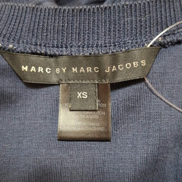 マークバイマークジェイコブス MARC BY MARC JACOBS サイズXS - ネイビー×ダークイエロー レディース クルーネック/ノースリーブ/ひざ丈