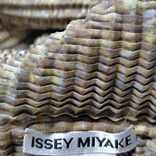 イッセイミヤケ ISSEYMIYAKE 長袖カットソー サイズ2 M - ブラウン×ダークグレー×マルチ レディース ハイネック/プリーツ 美品 トップス