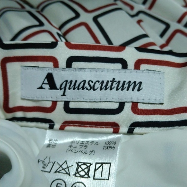 アクアスキュータム Aquascutum ロングスカート サイズM - アイボリー×レッド×ダークネイビー レディース プリーツ 美品 ボトムス