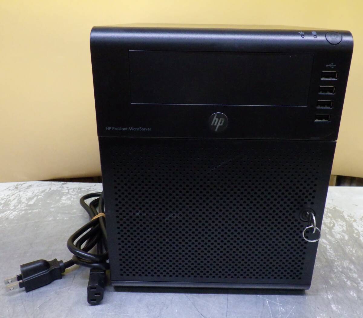 A892# 動作品 サーバー HP ProLiant MicroServer AMD Turion II Neo N54L Dual-core 2.20GHz メモリ 8GB HDD無し 電源ケーブル付き