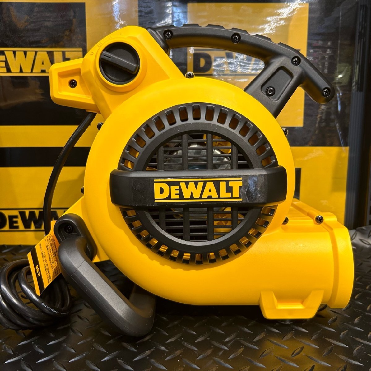【DEWALT/デウォルト】AC100V エアムーバー(小型送風(fēng)機(jī))/DXAM-0060『風(fēng)量3段階調(diào)整可能!』『風(fēng)向も3段階調(diào)整可能!』【新品】