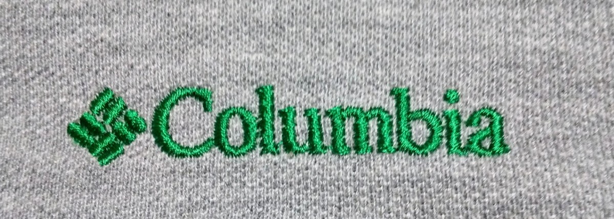 左胸元のコロンビア刺繍ロゴです。