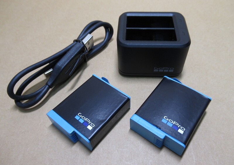 バッテリーと充電器