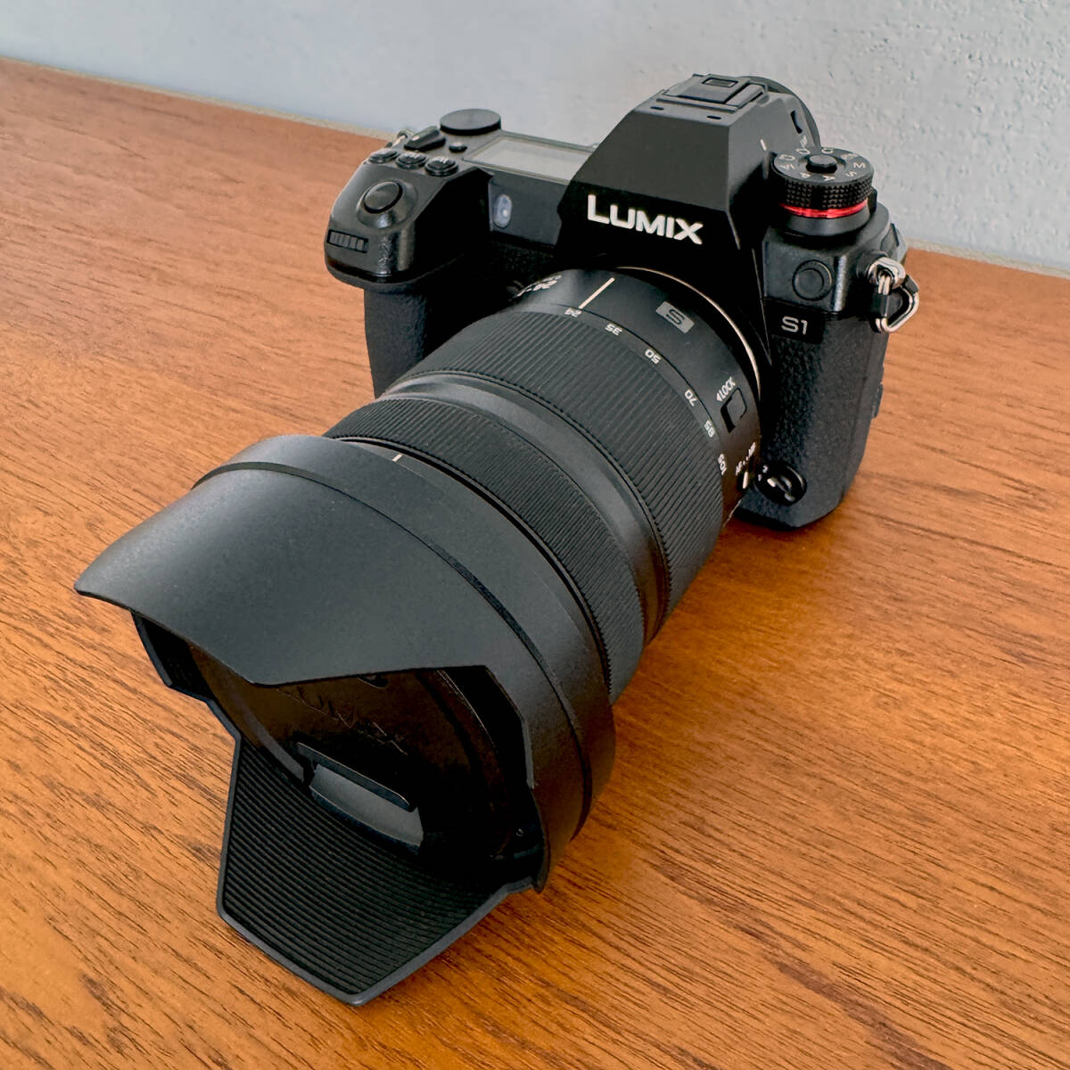 【中古美品】１円スタート LUMIX DC-S1M 標準ズームSレンズキット ルミックス フルサイズミラーレス一眼レフカメラ