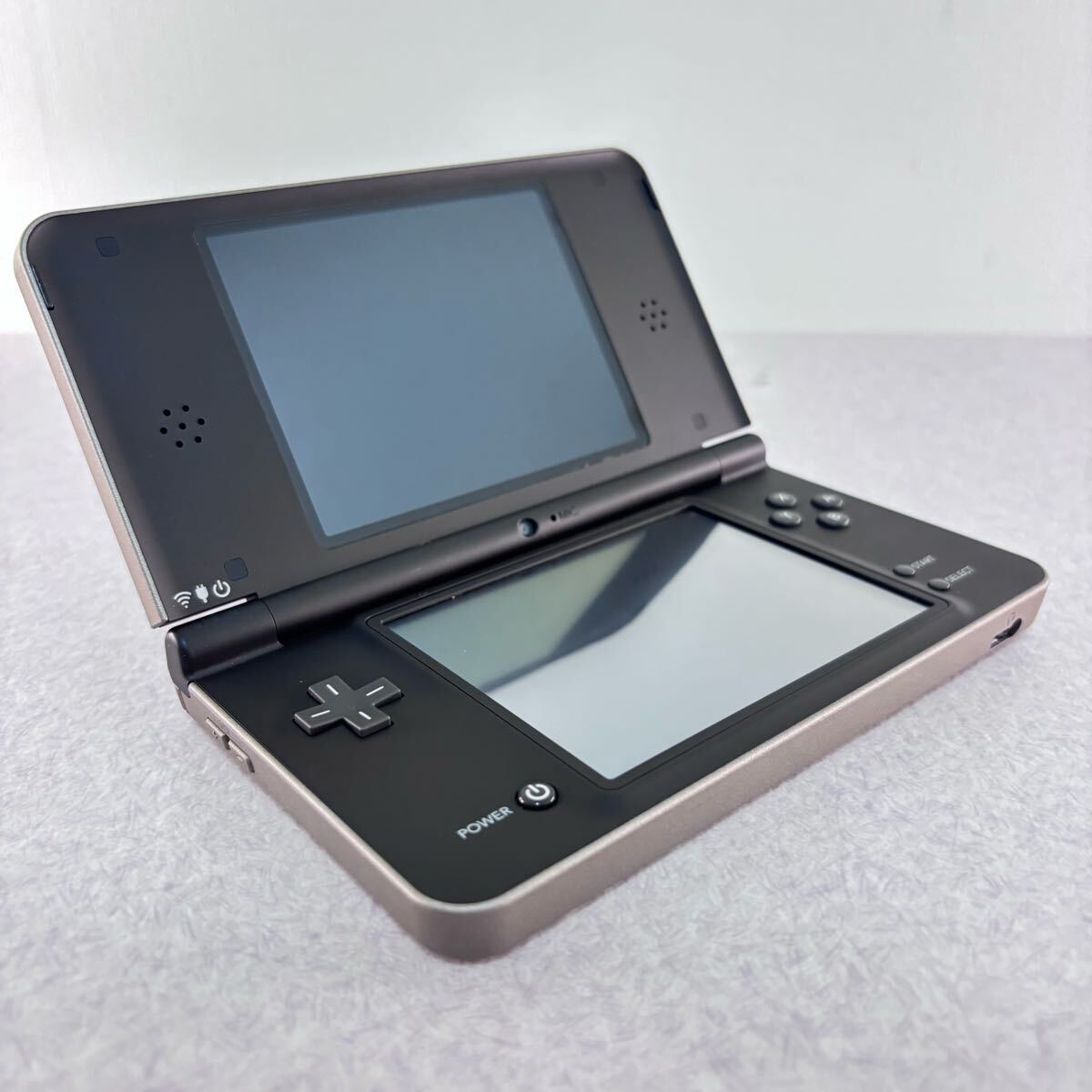 ■【極美品】DSiLL UTL-001 ブラック ニンテンドー