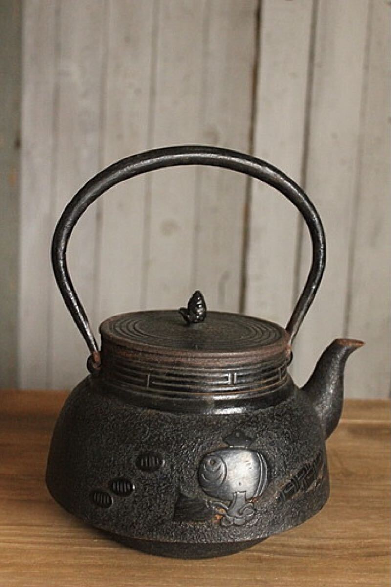 【2024正規激安】 南部鉄器 古い鉄瓶 囲炉裏(鉄瓶)｜売買され 火鉢 古民具 古民家 工芸品
