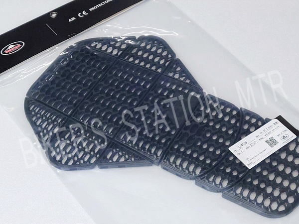 スピード出荷 KUSHITANI クシタニ K4639 エアーCEプロテクター 嵴椎 バックプロテクター 背中 プロテクター CE規(guī)格 LEVEL 1 クリア 管理T