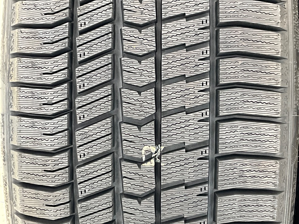 新品タイヤ 処分特価 2本セット 255/35R19 96Q グッドイヤー ICENAVI8 冬 スタッドレス 255/35/19 Cクラス/CLSクラス b11939_画像2