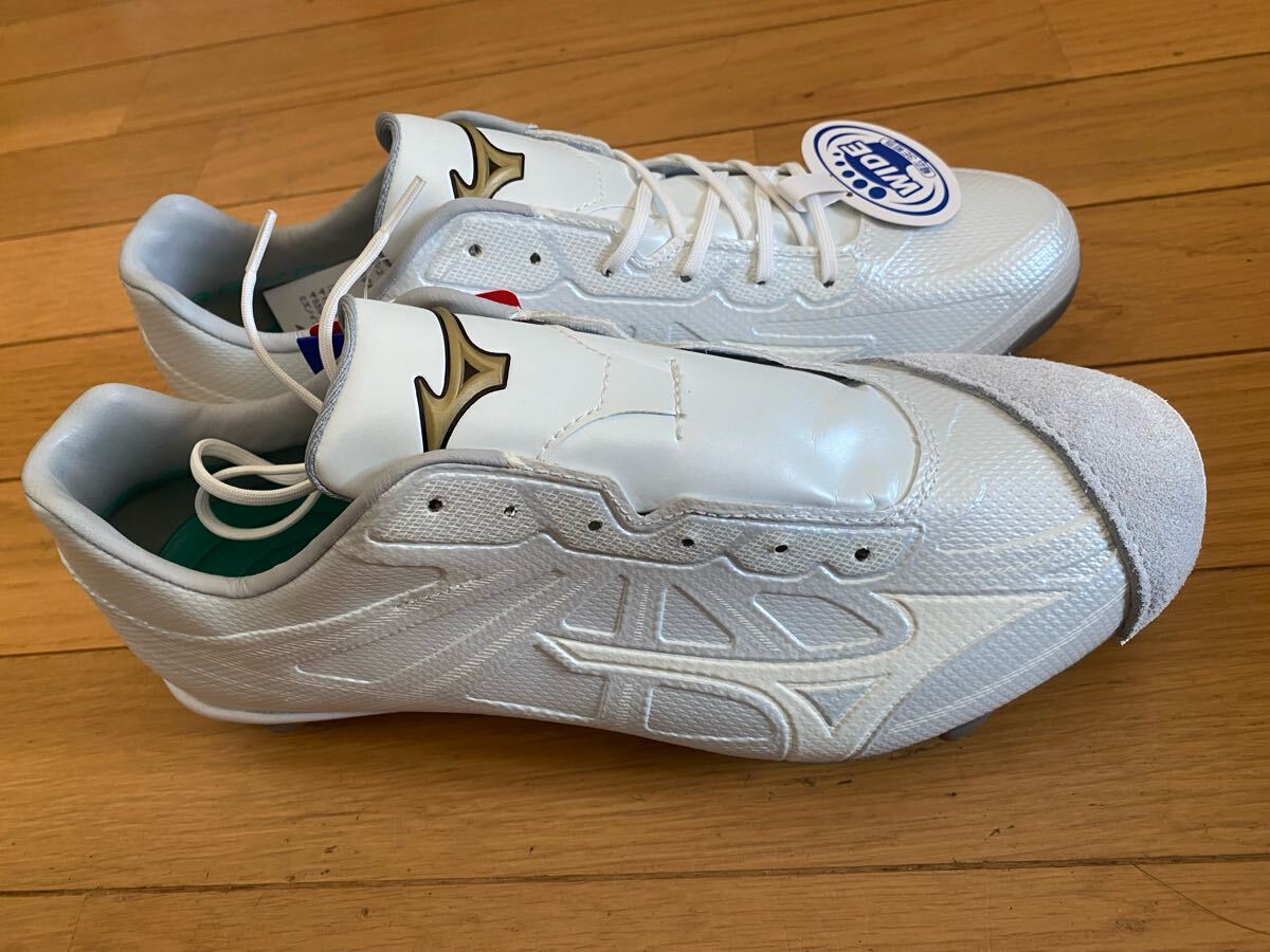 【新品未使用】野球ミズノ白スパイクP革付ワイド超硬金具