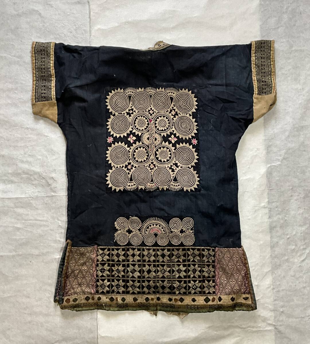 中国少数民族衣装 刺繍上着 アンティーク品 / 少数民族 ミャオ族