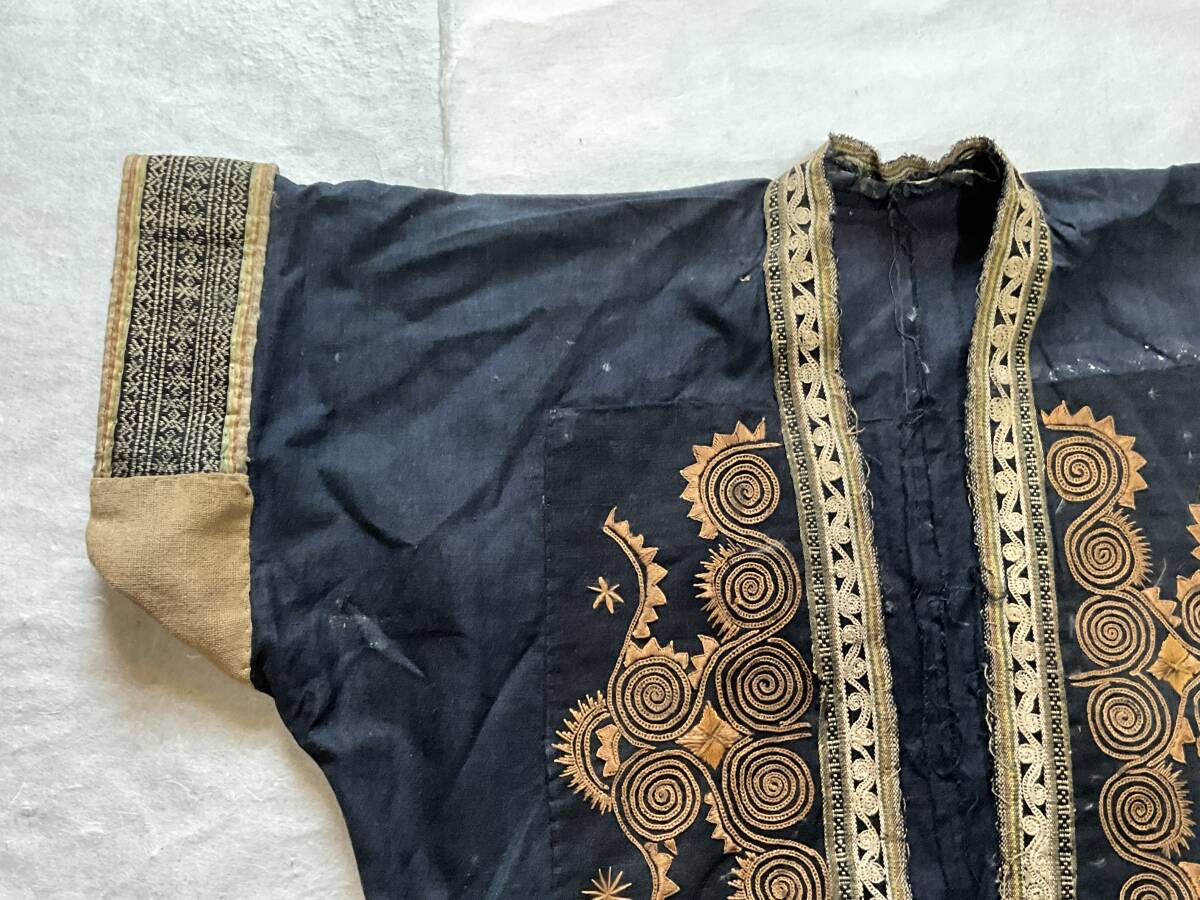中国少数民族衣装 刺繍上着 アンティーク品 / 少数民族 ミャオ族
