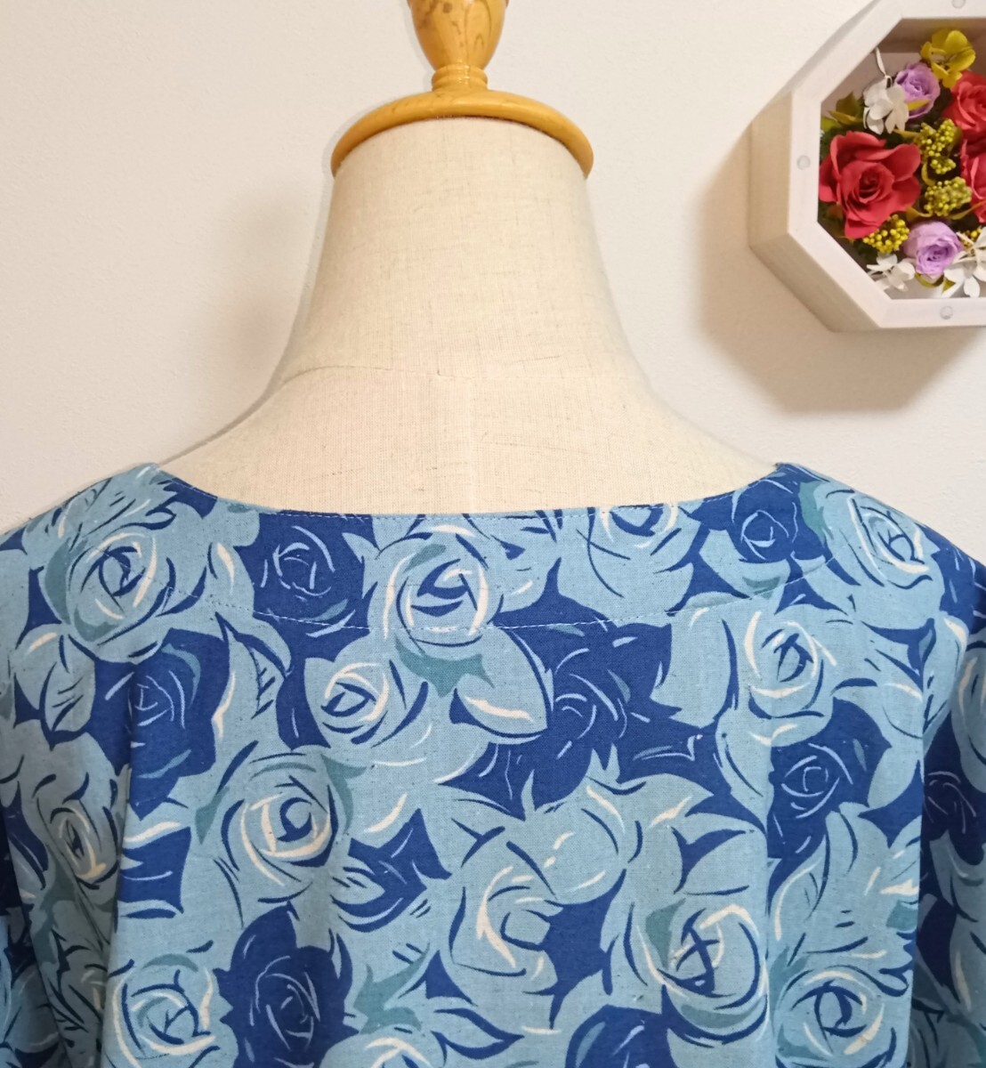 ローズ ワンピース 半袖 YUWA*綿麻シーチング*SWANY ブルー系 ソフト加工 ドルマンスリーブ ゆったり Aライン 薔薇 バラ ハンドメイド?