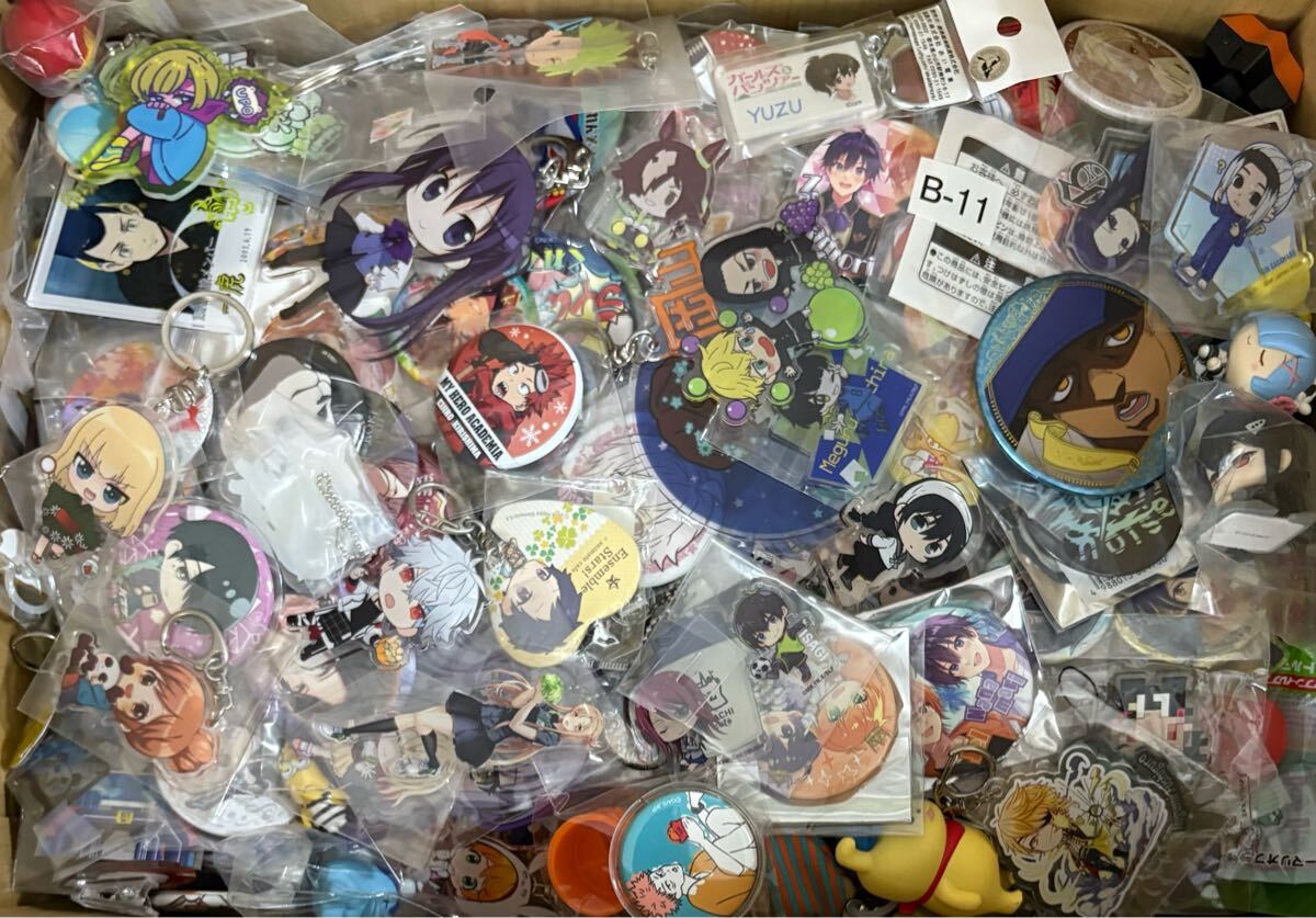 アニメ雑貨 約700点 缶バッジ キーホルダー アクスタ ストラップ