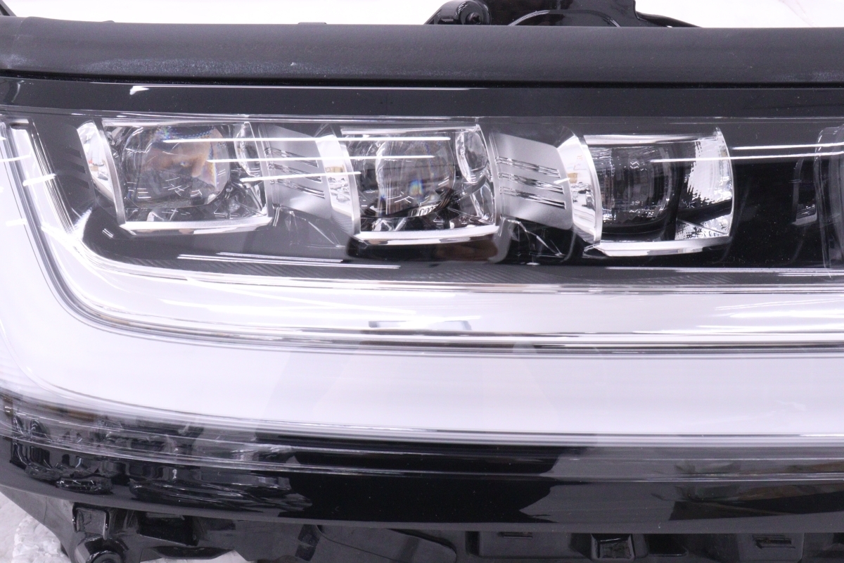 55-964☆美品 LED FJA300W ランドクルーザー☆右ヘッドライト