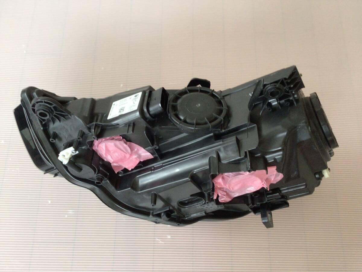 Audi A3 DBA-8VCXS оригинальный правая фара свет единица 8V0 941 044 A HELLA LED 8V0 941 006 A