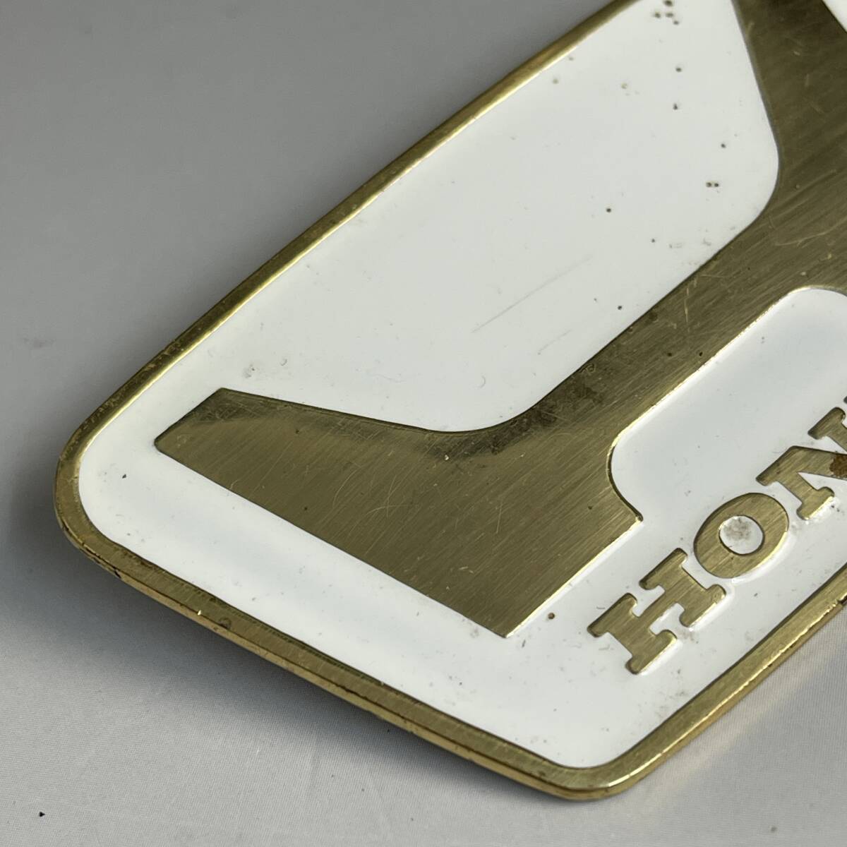UNY34/10 HONDA ホンダ S600 S800 エンブレム emblem badge mark plate ornament ボンネットエンブレム 白 當(dāng)時物 ネジ止めタイプ②