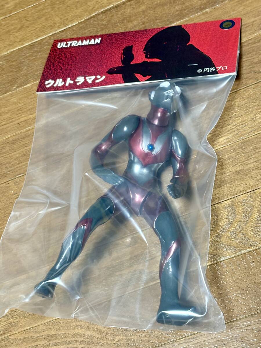 ヒカリトイズ ウルトラマン 地上破壊工作 カラー メタリック 全高約22cm One up. ウルトラマン