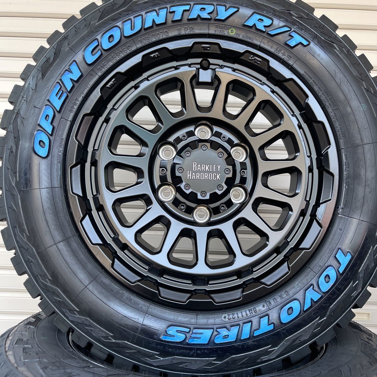 バークレイハードロック　リザード◆TOYOオープンカントリーRT 215/65R16C トヨタ200系ハイエース?レジアス　4本セット ホワイトレター