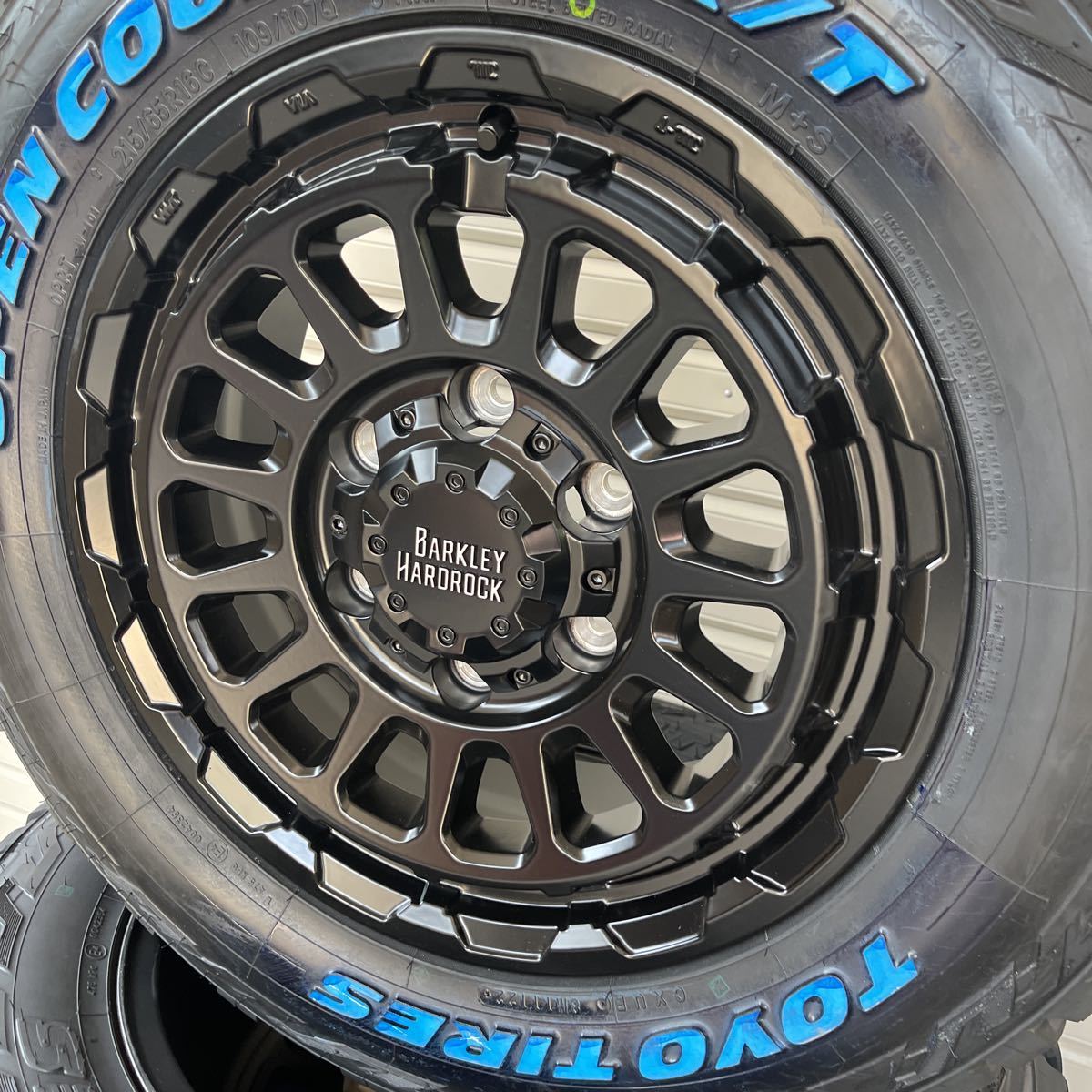 バークレイハードロック　リザード◆TOYOオープンカントリーRT 215/65R16C トヨタ200系ハイエース?レジアス　4本セット ホワイトレター