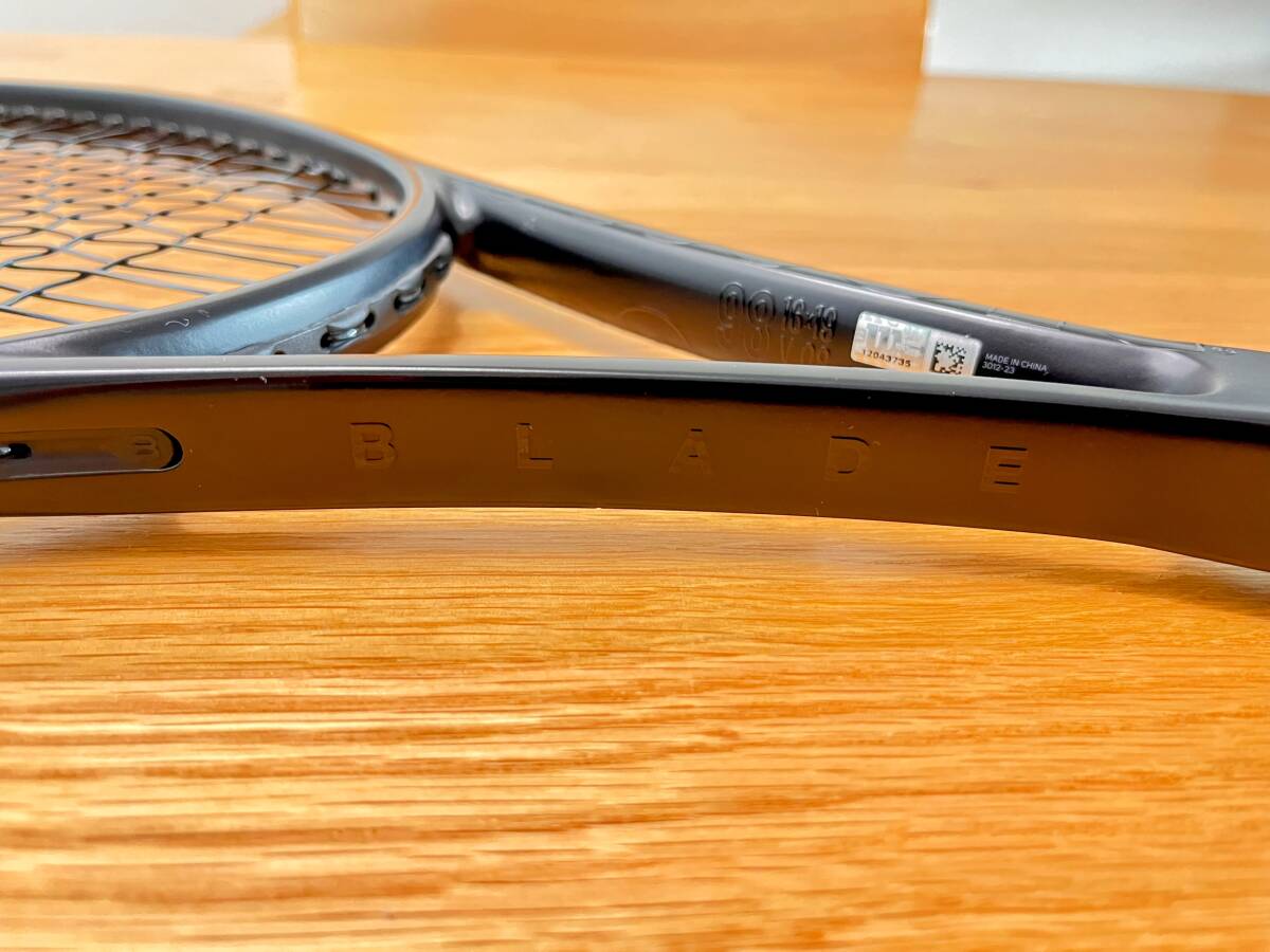 【良品】ウイルソン Wilson テニスラケット ノワール ブレード noir BLADE 98 16×19 V8 WR140811　グリップ2　ガットテンション53