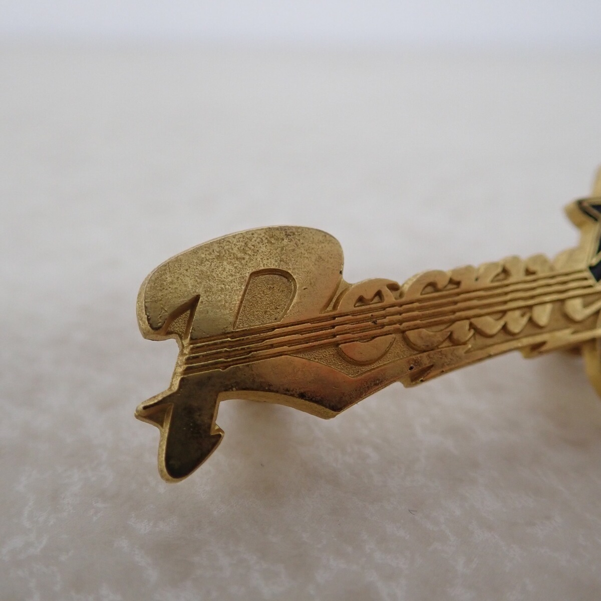 Yahoo!オークション - 矢沢永吉 ピンバッジ Rockin E ロゴ ゴールド EI