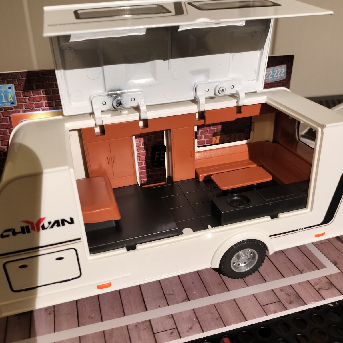 ロールスロイス カリナン キャンピングトレーラー 白 SUV 1/32 ダイキャストミニカー 迫力の35cm 新品 送料込 即決 国内在庫 匿名配送